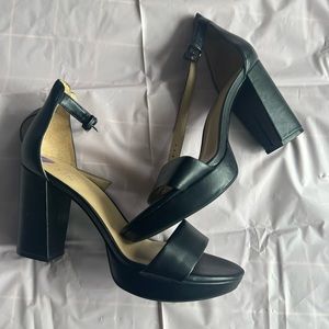 Black platform heel sandal